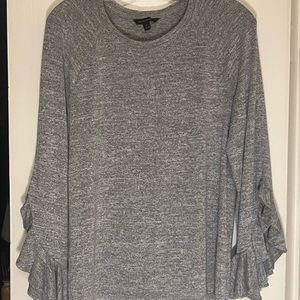 Banana Republic flutter sleeve sweater. Women’s Medium. Heather Grey